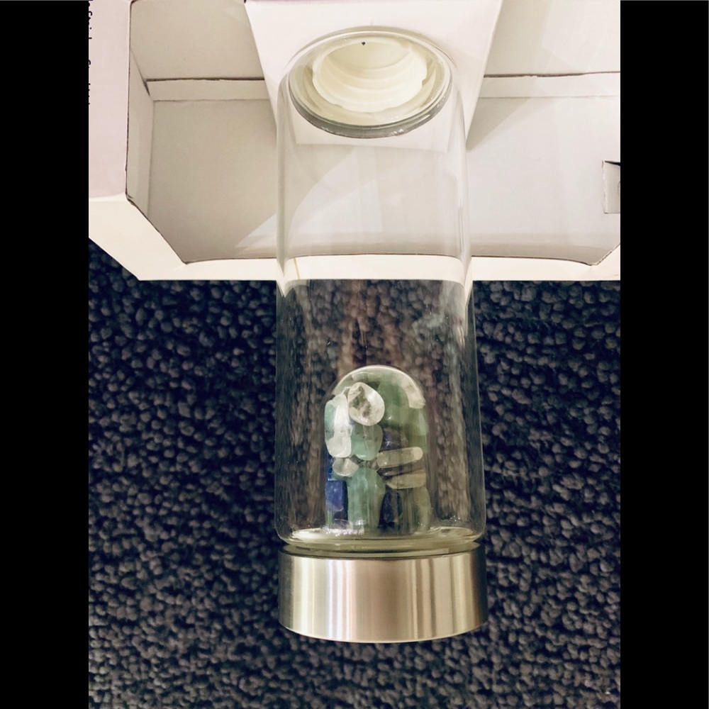 Crystal Infused Water Bottle🌸💎